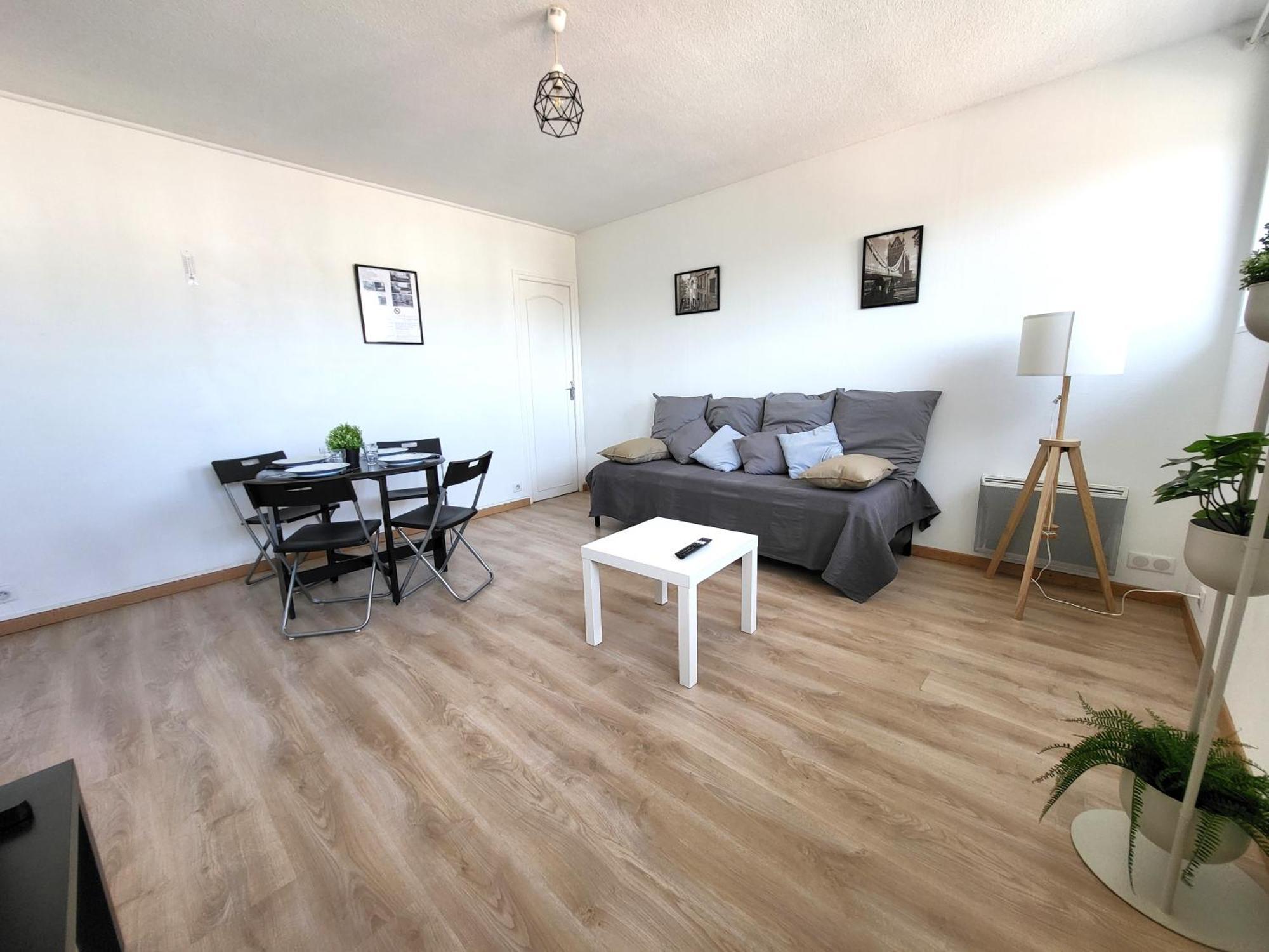 טראפס St-Quentin-En-Yvelines Plusieurs Appartements Avec Parking מראה חיצוני תמונה