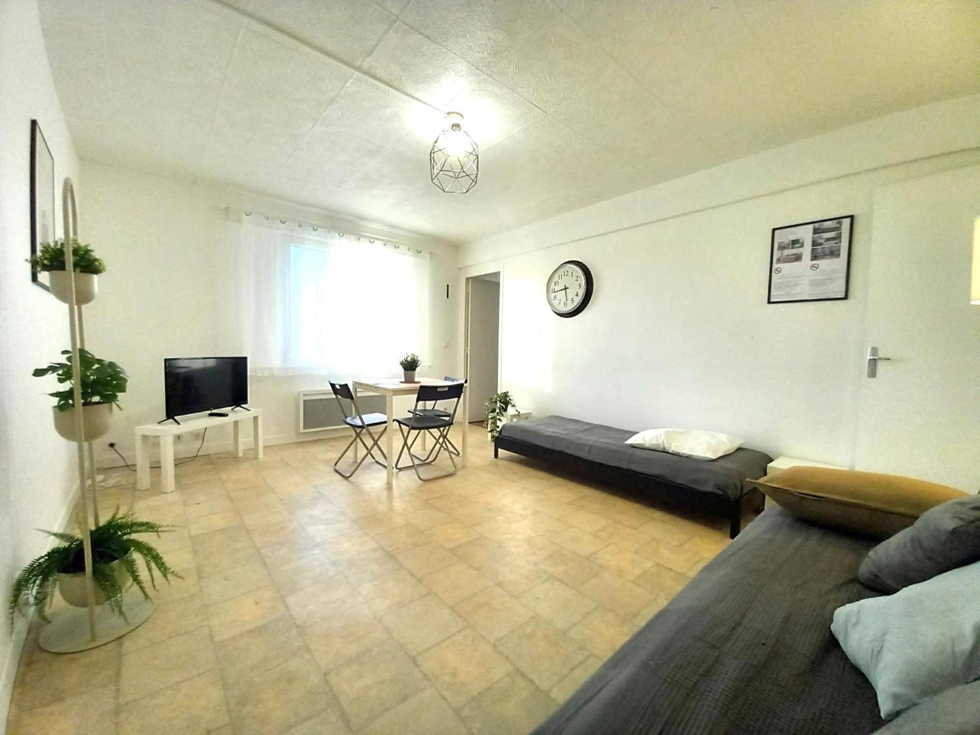 טראפס St-Quentin-En-Yvelines Plusieurs Appartements Avec Parking חדר תמונה